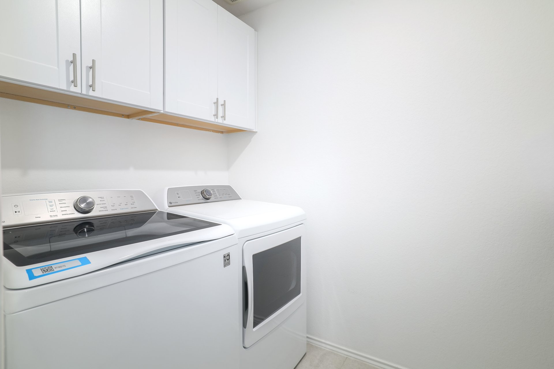 6829 Ellsworth Walk Austin, TX 78724 - Photo 24 of 32 Laundry room