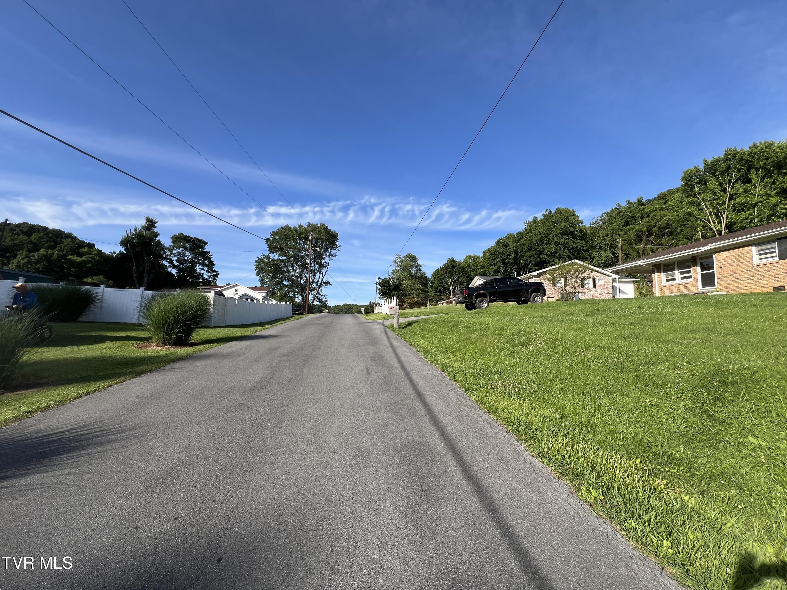 216 Spurgeon Road Blountville, TN 37617 - Photo 4 of 17 IMG_7112