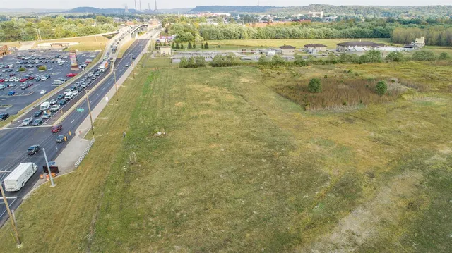 $1,500,000 | 436 West Eads Parkway, Lawrenceburg, IN 47025