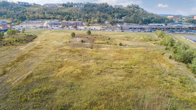 $1,500,000 | 436 West Eads Parkway, Lawrenceburg, IN 47025