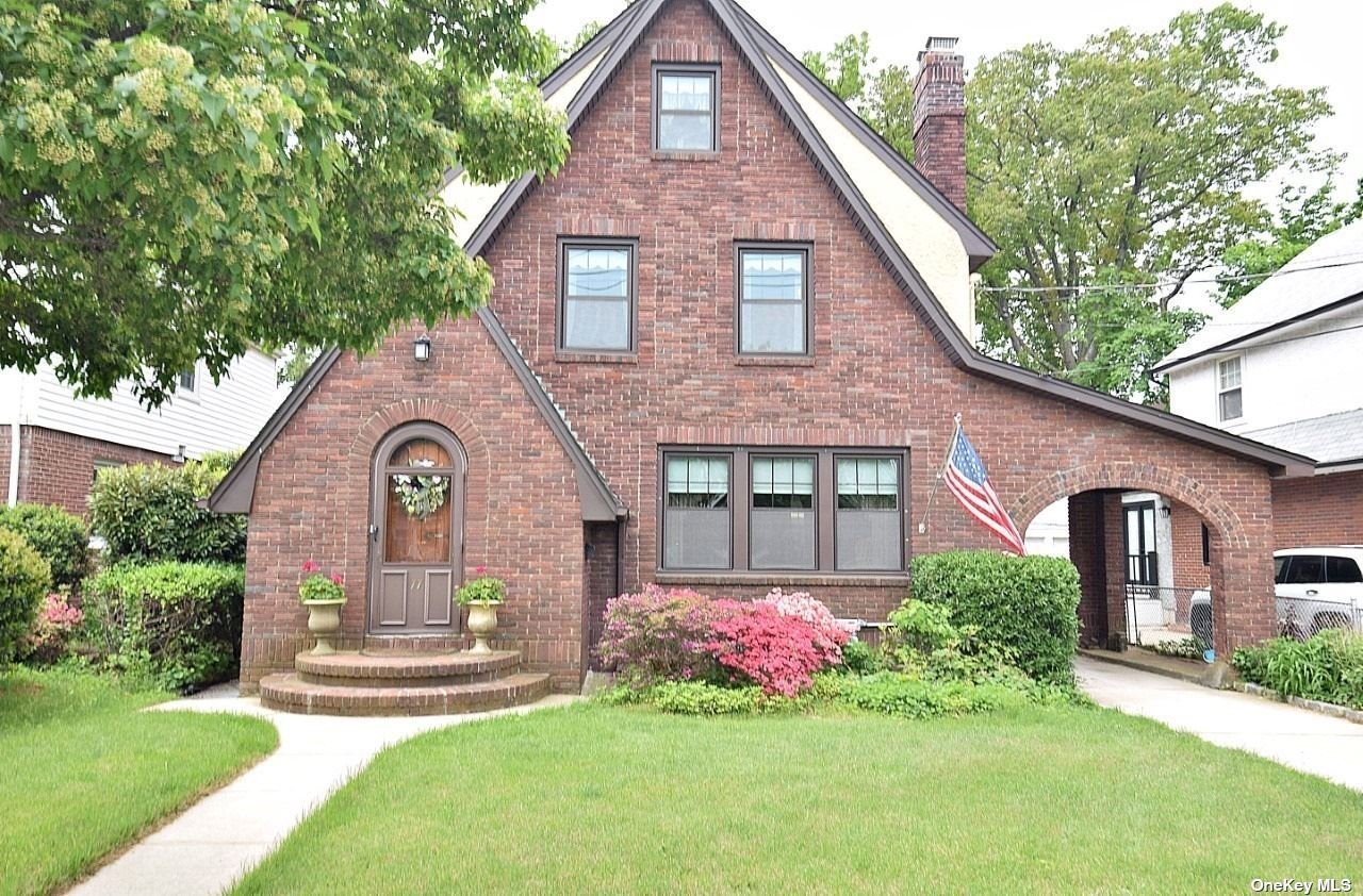 77 Malverne Avenue, Malverne, NY 11565 Compass