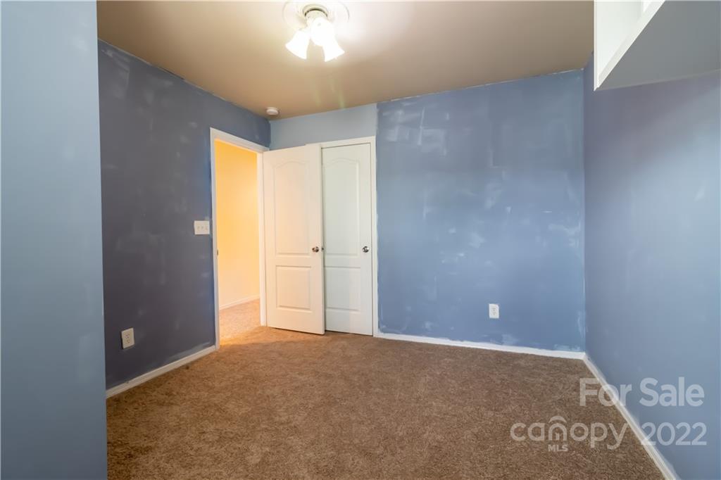662 Potter Place Road Fort Mill, SC 29708 - Photo 23 of 28 a view of an empty room
