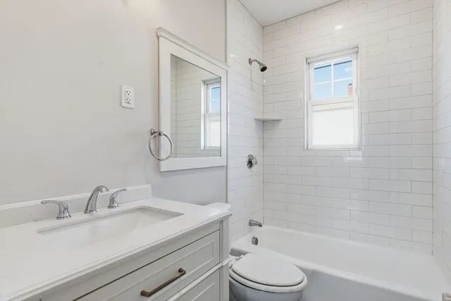 $2,850 | 113 Minot Street, Unit 2, Boston, MA 02122