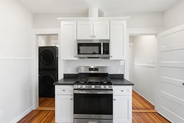 $2,850 | 113 Minot Street, Unit 2, Boston, MA 02122