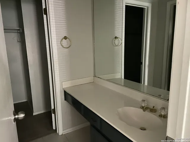 $2,000 | 2314 Cobble Way, San Antonio, TX 78231