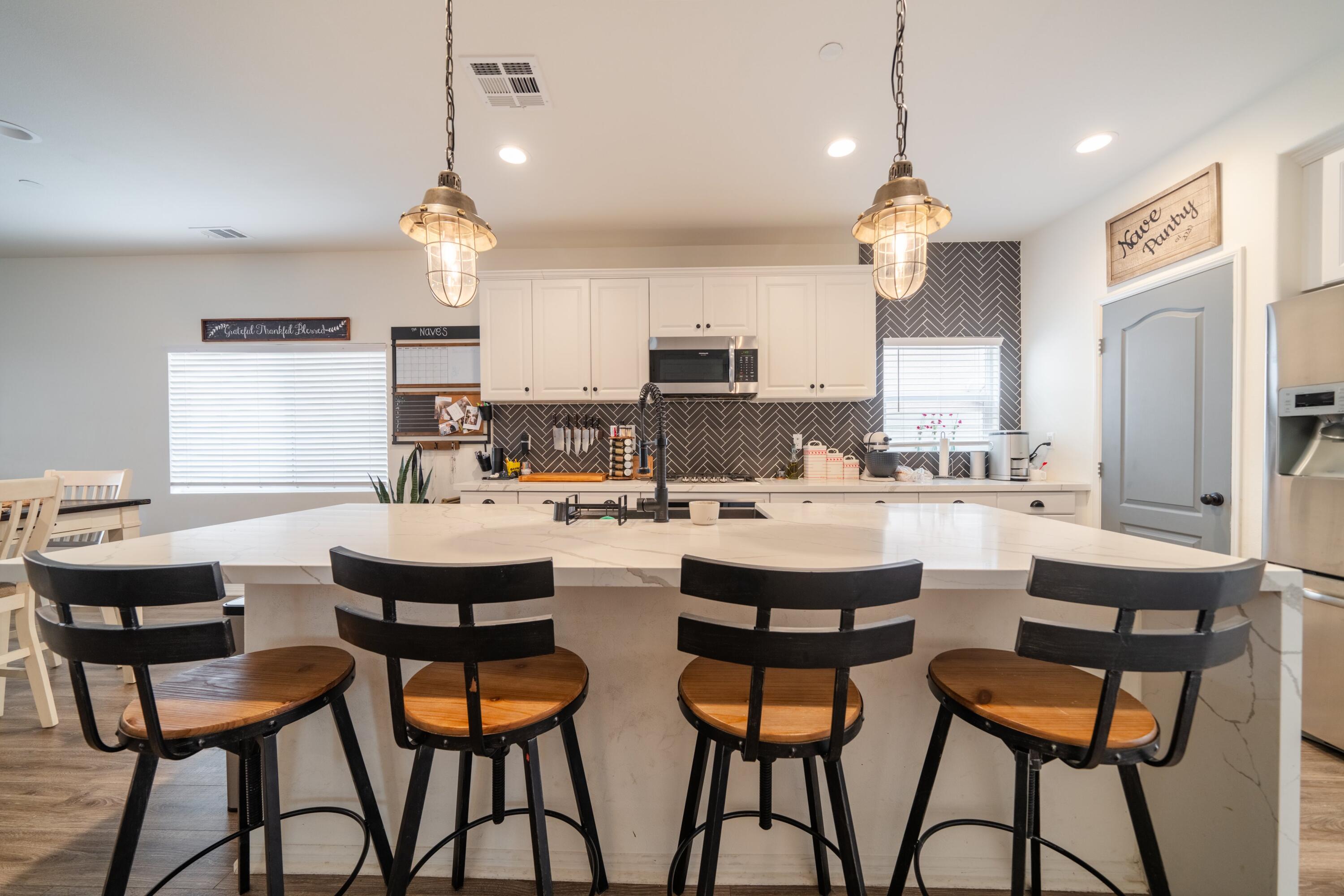 411 Calabrese Street Fallbrook, CA 92028 - Photo 7 of 42 11-JYP08930-HDR