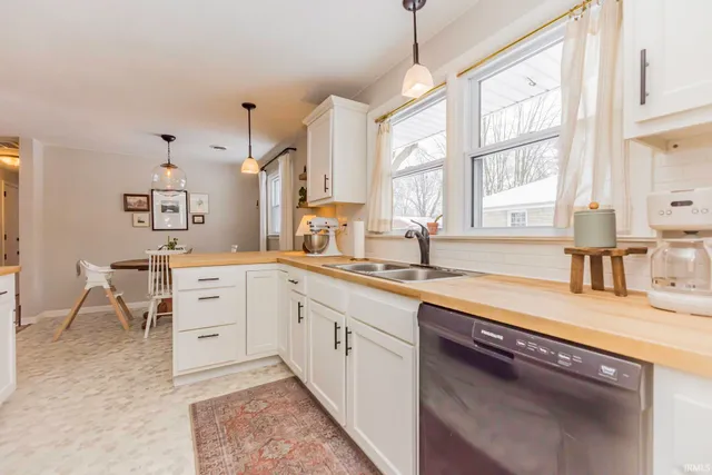 $165,000 | 1501 West Sheffield Drive, Muncie, IN 47304