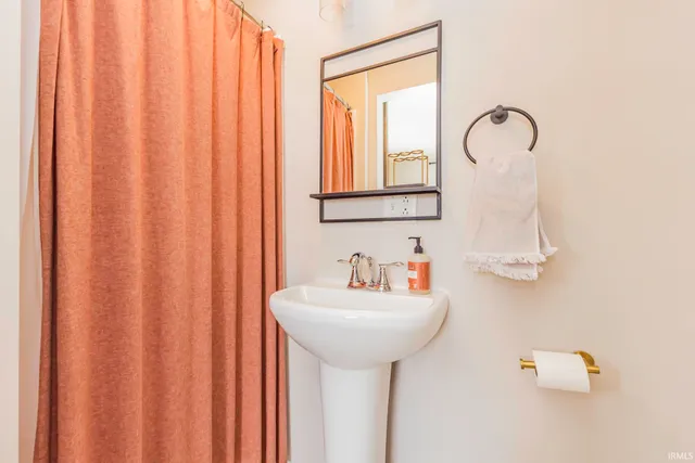 $165,000 | 1501 West Sheffield Drive, Muncie, IN 47304