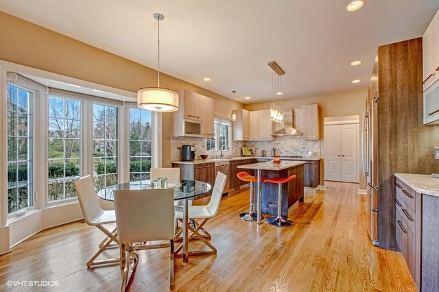 8750 Aintree Lane Burr Ridge, IL 60527 - Photo 5 of 25 Gallery Image 5