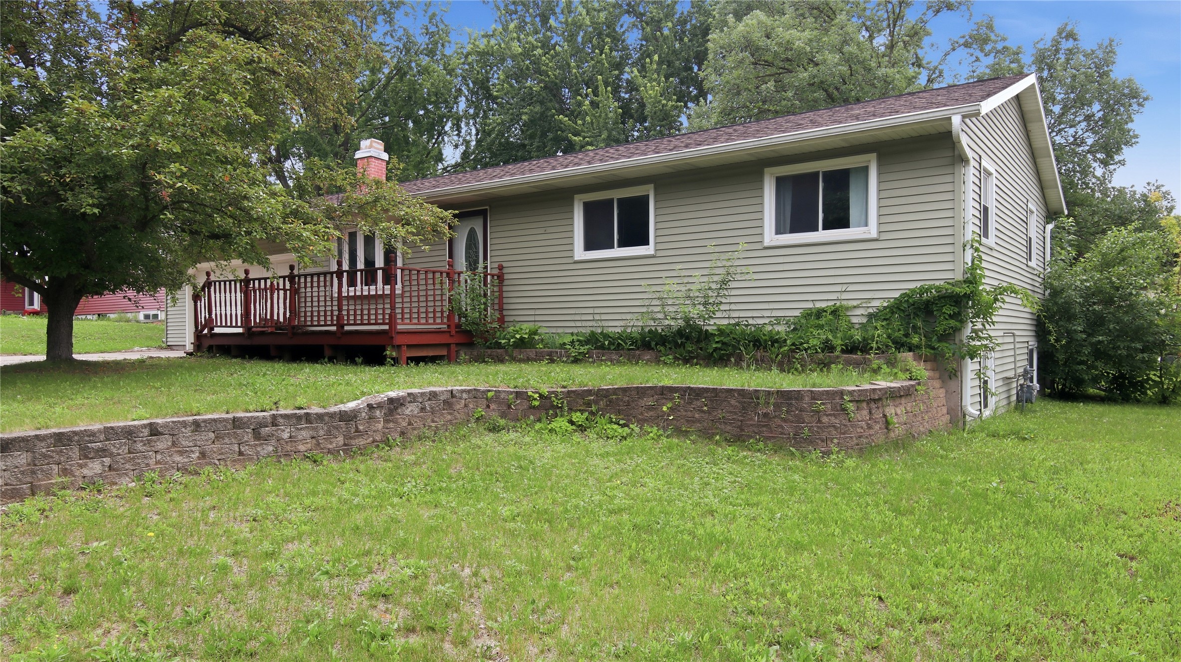1413 Raedel Road Eau Claire, WI 54703 - Photo 2 of 28