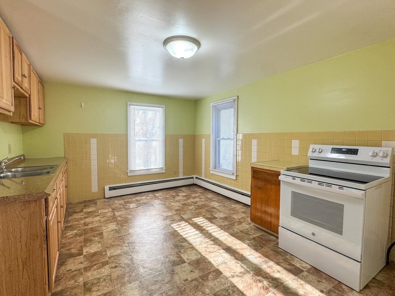 37 Drew Street Burlington, VT 05401 - Photo 6 of 45