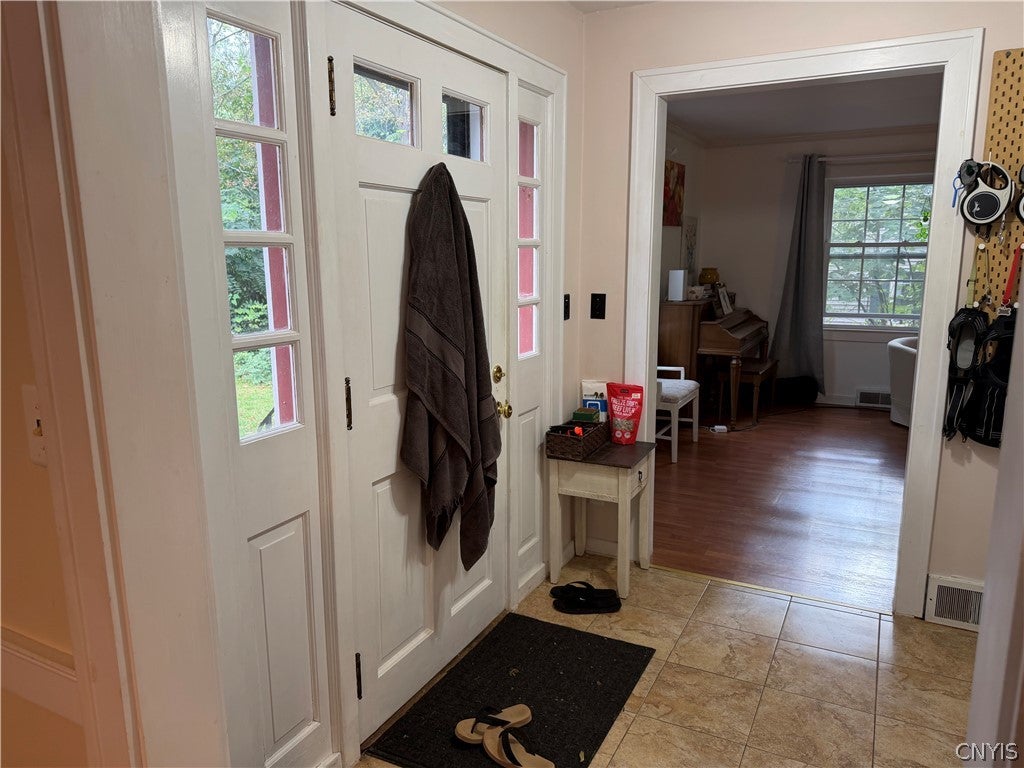 9 Melrose Road Auburn, NY 13021 - Photo 5 of 48 Gallery Image 5