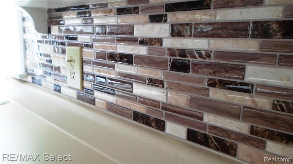 5216 East Stanley Road Flint, MI 48506 - Photo 8 of 37