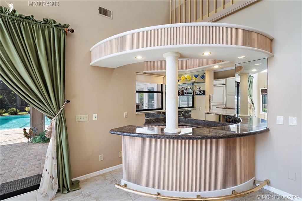 46 North River Road Sewall's Point, FL 34996 - Photo 19 of 61 Wet bar
