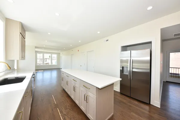 $2,750 | 104 East Prospect Street, Unit WEST FRONT, Port Washington, WI 53074