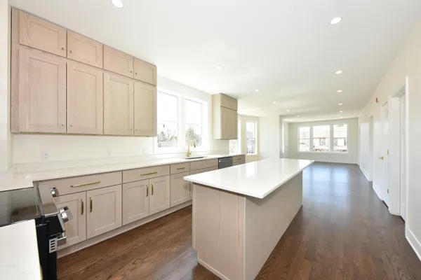 $2,750 | 104 East Prospect Street, Unit WEST FRONT, Port Washington, WI 53074