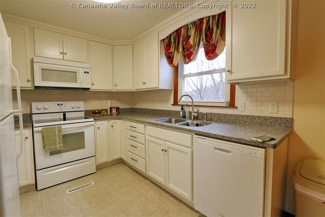429 Church Road Elkview, WV 25071 - Photo 2 of 15 Gallery Image 2
