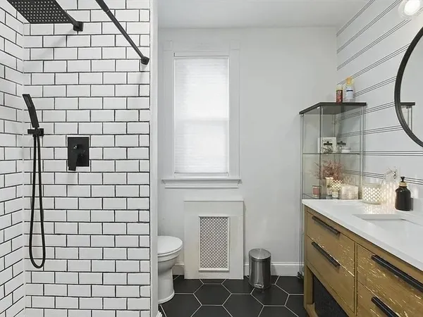 $7,200 | 925 East 4th Street, Unit 3, Boston, MA 02127