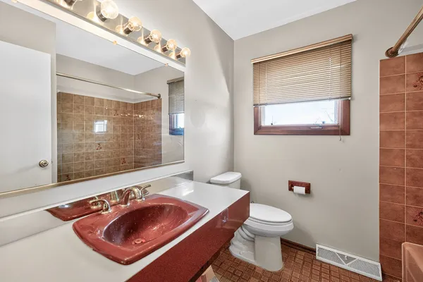 $419,900 | 423 South Yale Avenue, Addison, IL 60101