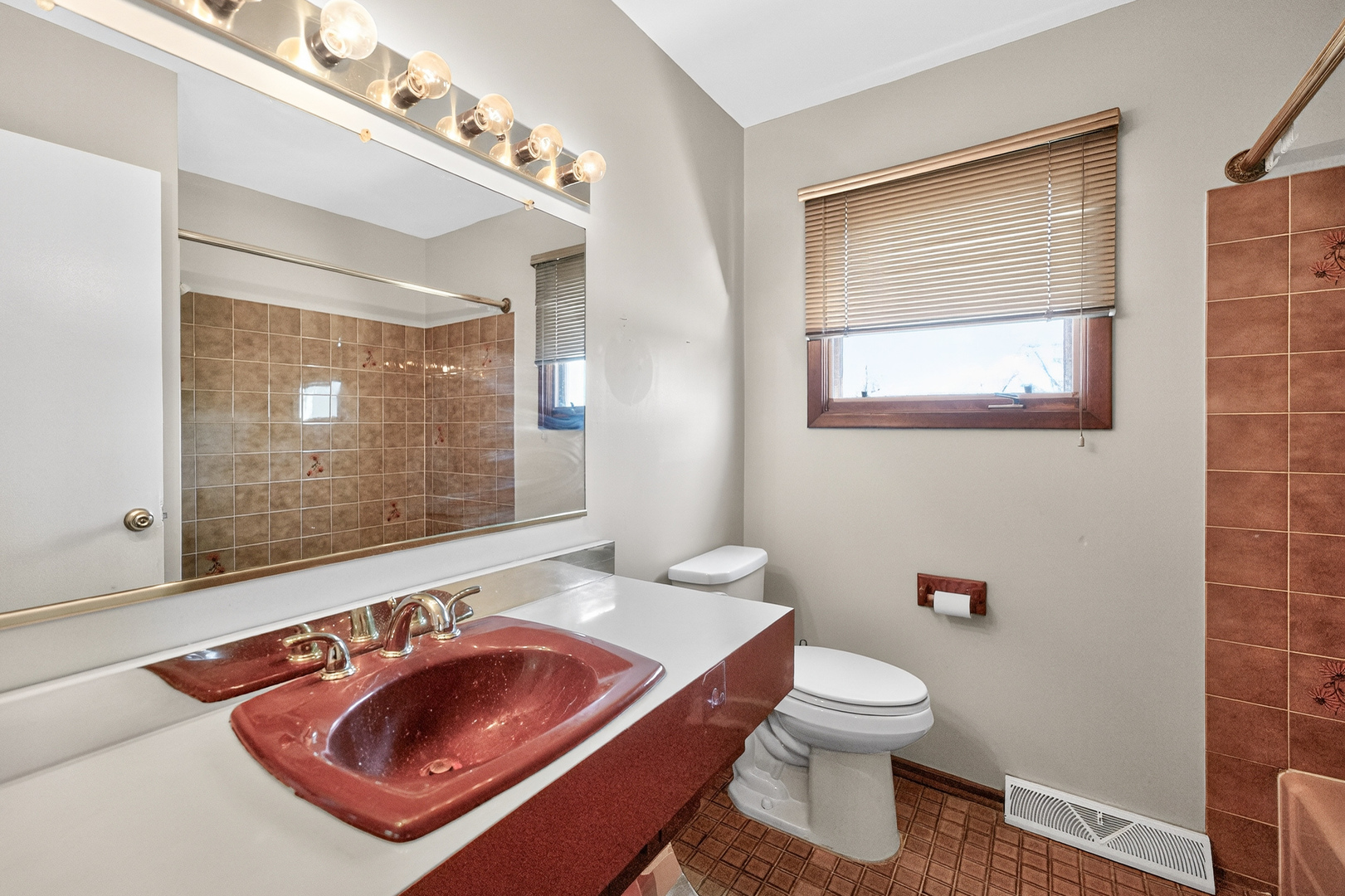 423 South Yale Avenue Addison, IL 60101 - Photo 13 of 32