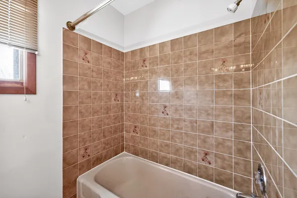 $419,900 | 423 South Yale Avenue, Addison, IL 60101