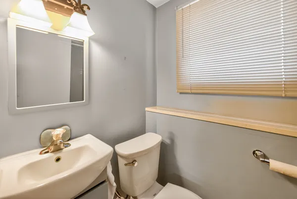 $419,900 | 423 South Yale Avenue, Addison, IL 60101