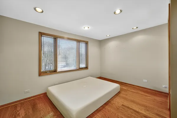 $419,900 | 423 South Yale Avenue, Addison, IL 60101