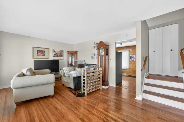 $419,900 | 423 South Yale Avenue, Addison, IL 60101