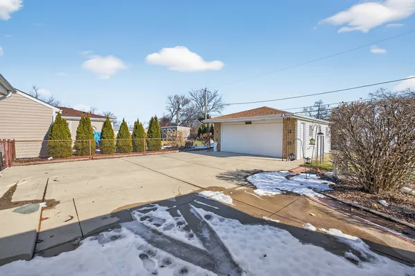 $419,900 | 423 South Yale Avenue, Addison, IL 60101