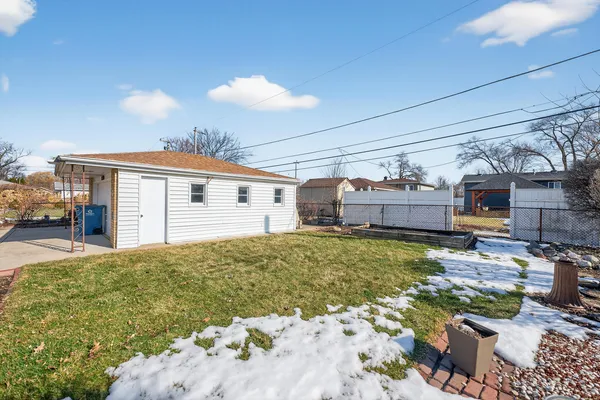 $419,900 | 423 South Yale Avenue, Addison, IL 60101