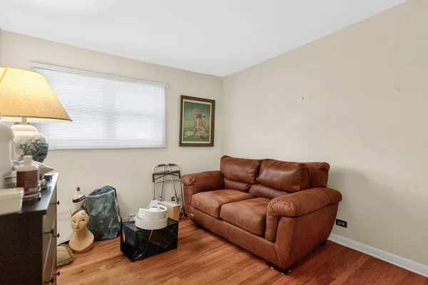 $419,900 | 423 South Yale Avenue, Addison, IL 60101