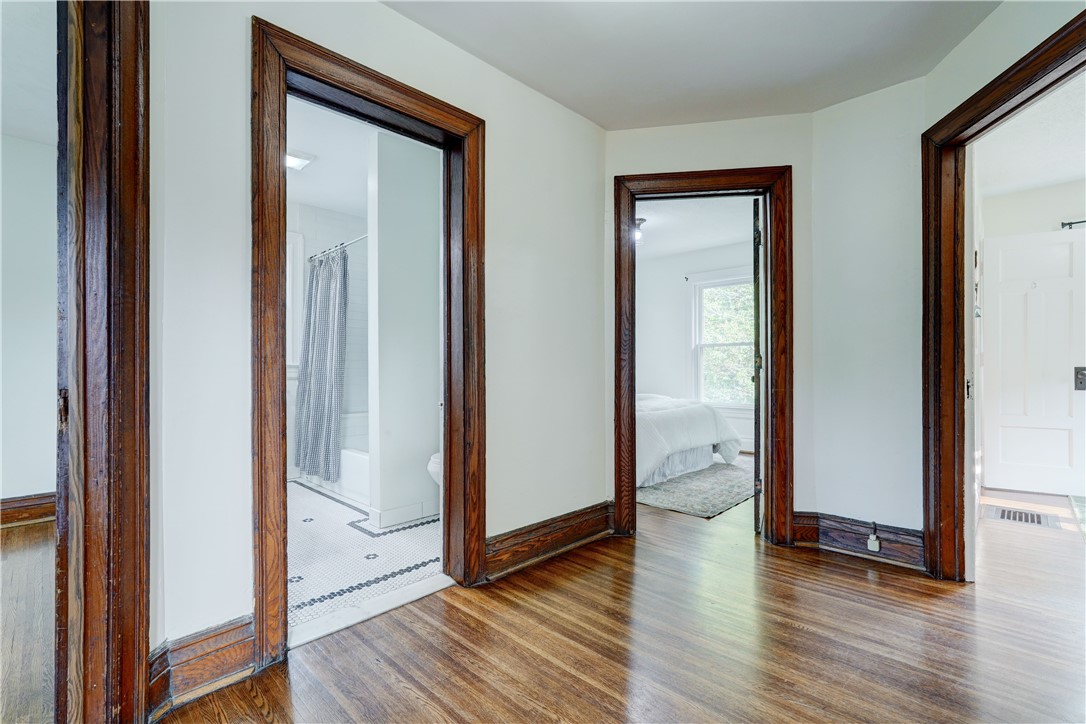 136 Asbury Street Rochester, NY 14620 - Photo 27 of 47