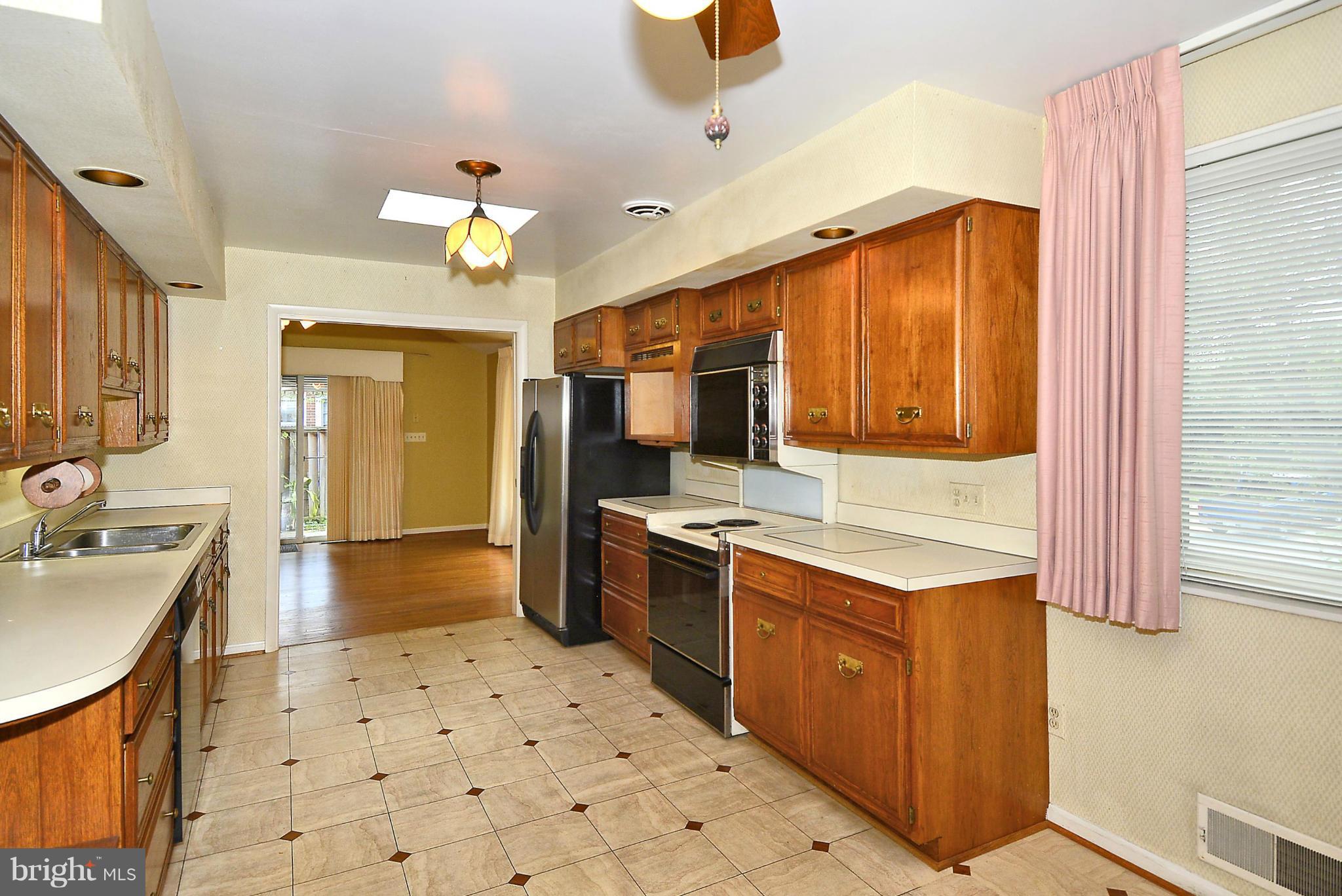 10703 Edgewood Avenue Silver Spring, MD 20901 - Photo 6 of 26 Kitchen
