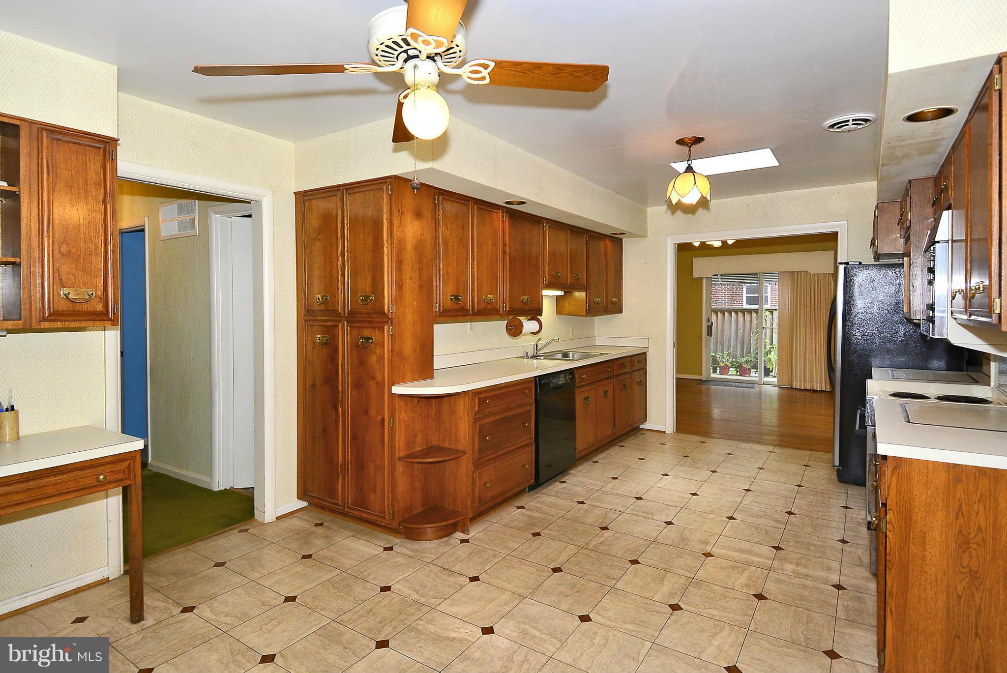 10703 Edgewood Avenue Silver Spring, MD 20901 - Photo 7 of 26 Kitchen