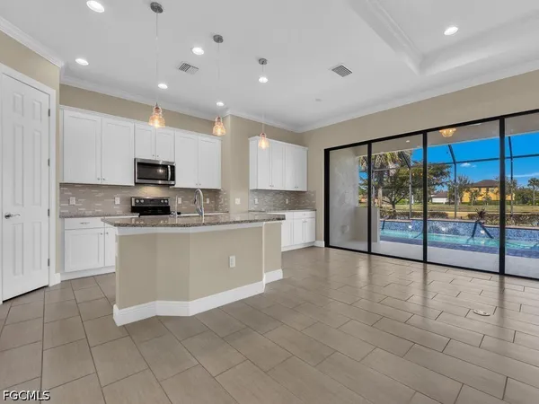 $6,500 | 10093 Avalon Lake Circle, Fort Myers, FL 33913