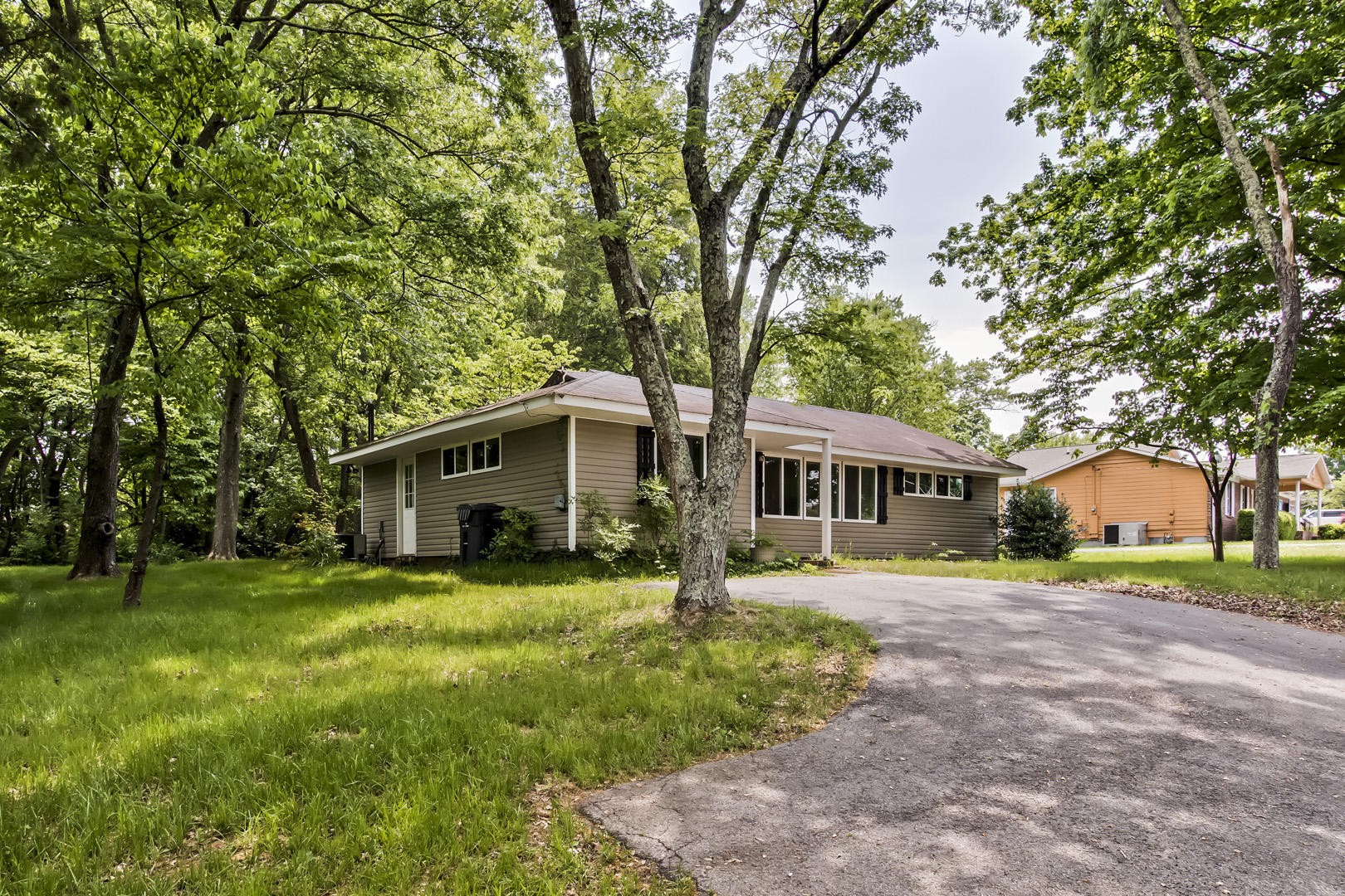 1308 Morrell Road Knoxville, TN 37919 - Photo 2 of 24 Gallery Image 2