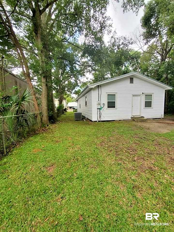 202 West Myrtle Avenue Foley, AL 36535 - Photo 20 of 23
