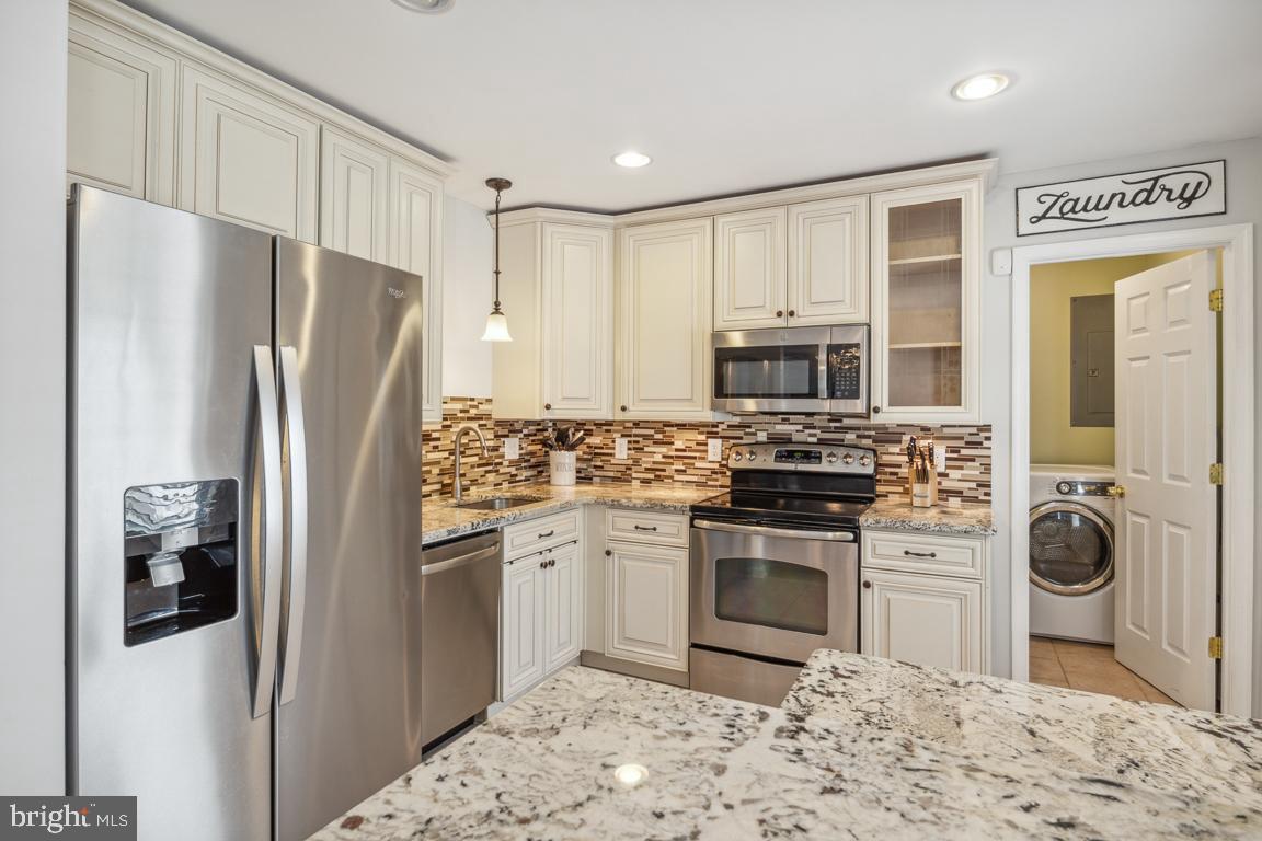 8256 Riviera Drive Severn, MD 21144 - Photo 6 of 24 Kitchen
