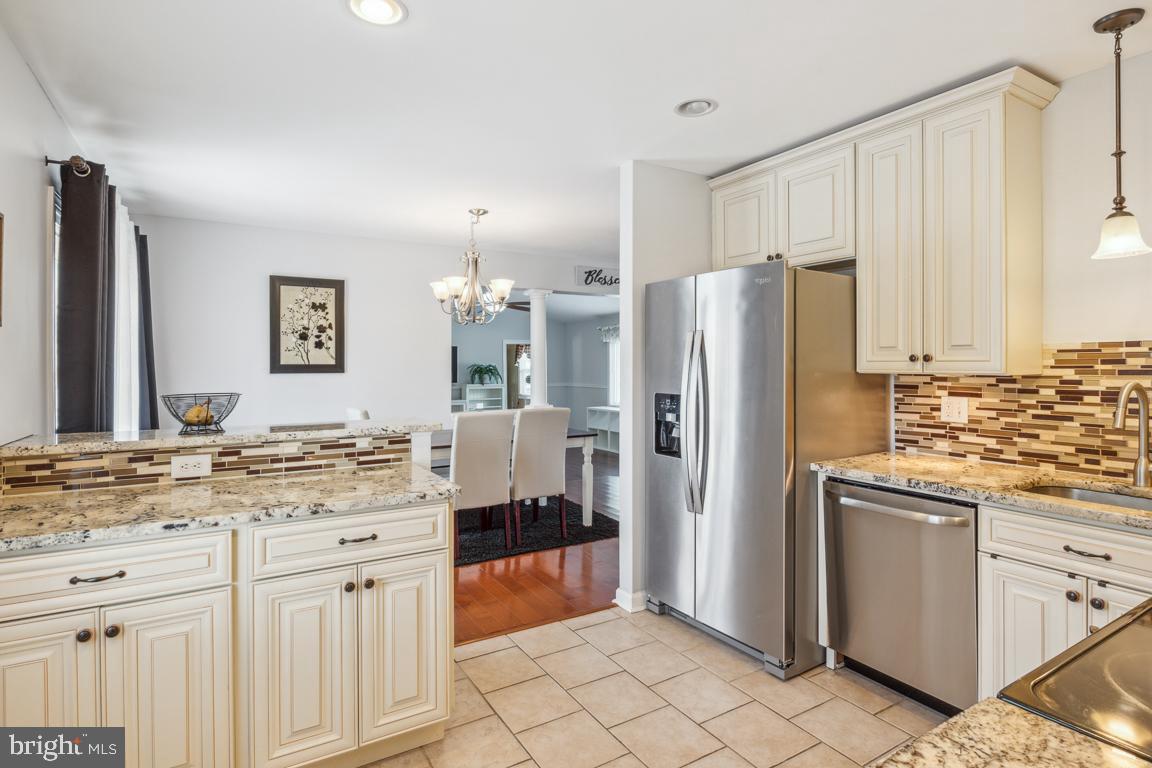 8256 Riviera Drive Severn, MD 21144 - Photo 7 of 24 Breakfast bar