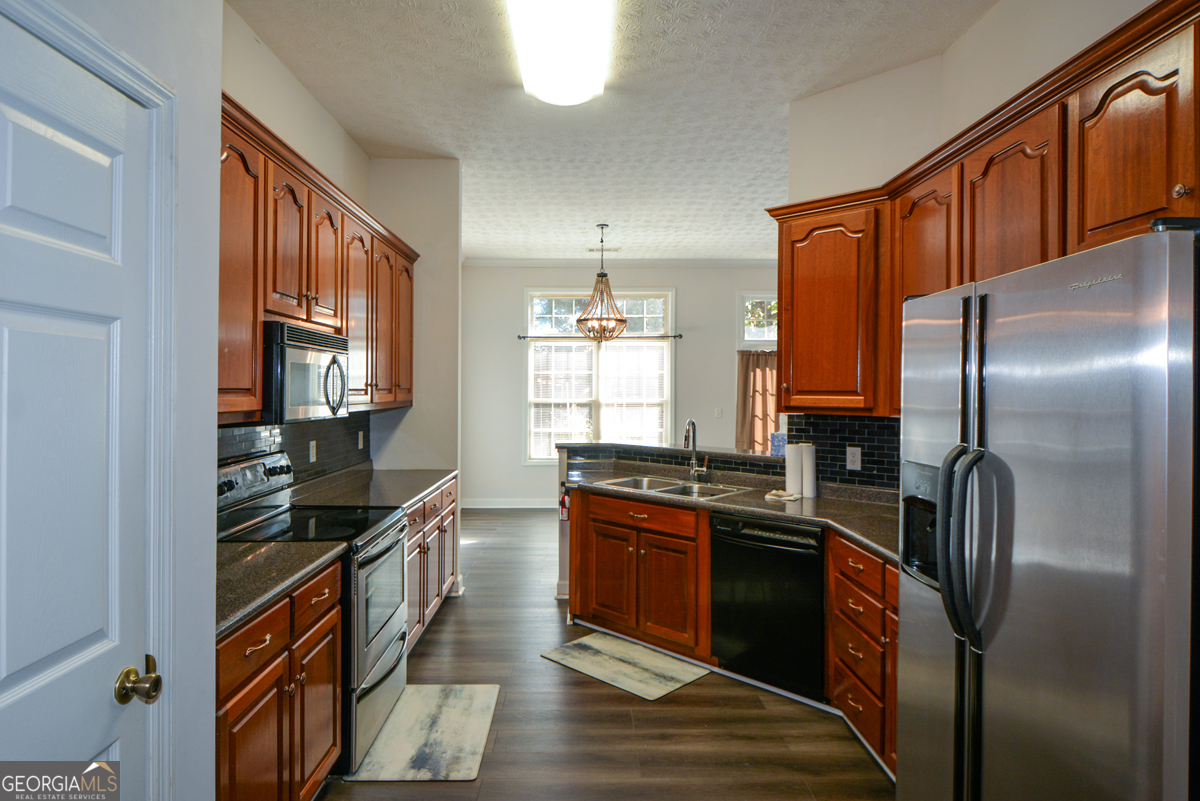 131 Greison Trail Newnan, GA 30263 - Photo 15 of 44