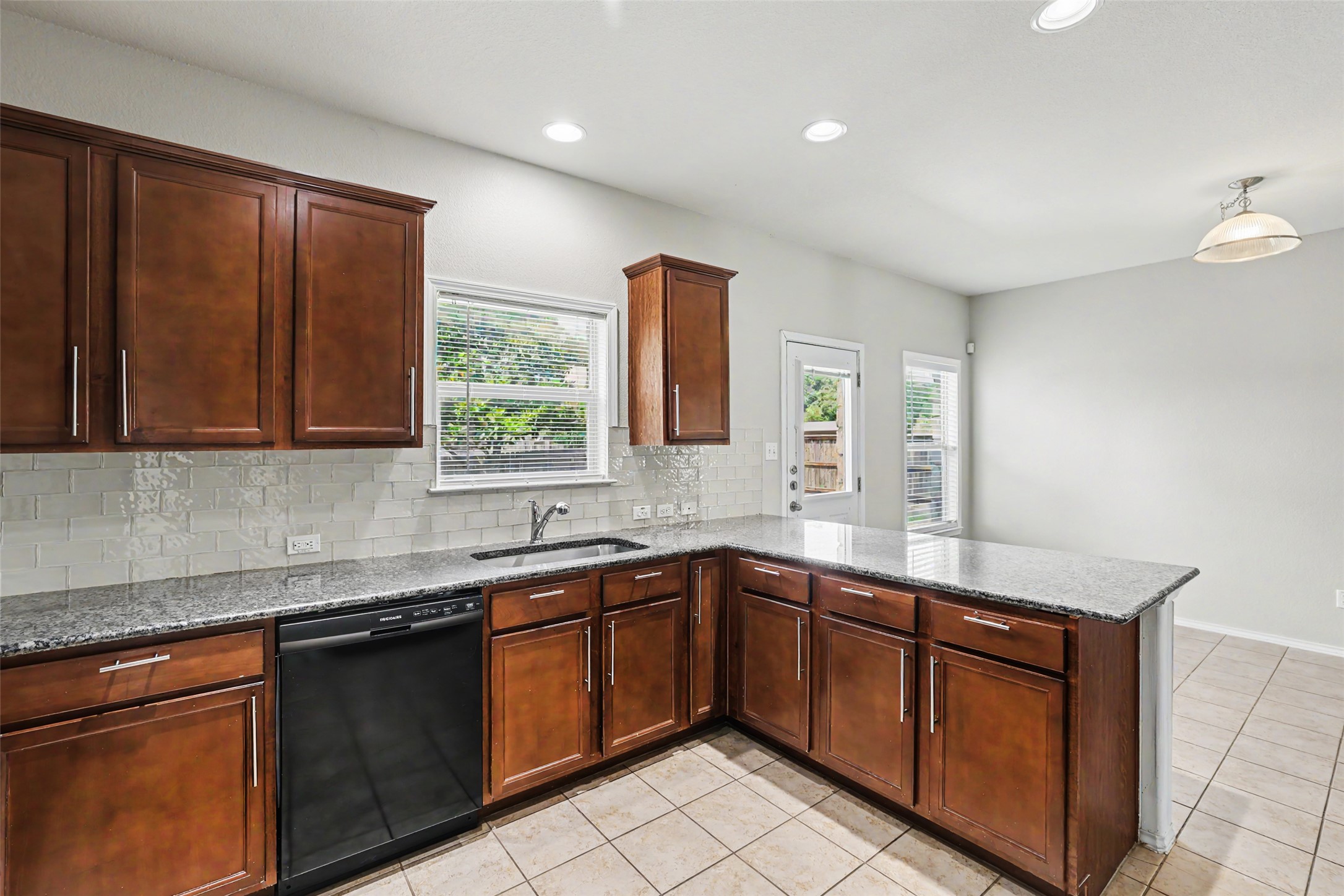 400 Falcon Lane Leander, TX 78641 - Photo 9 of 35