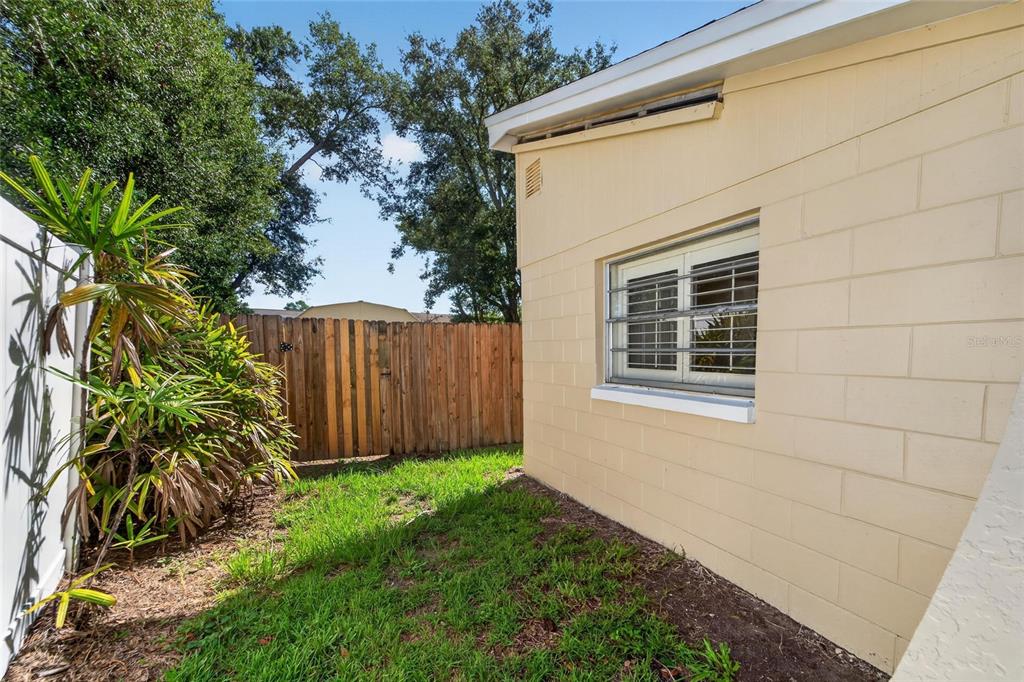 522 Highview Circle North Brandon, FL 33510 - Photo 15 of 57