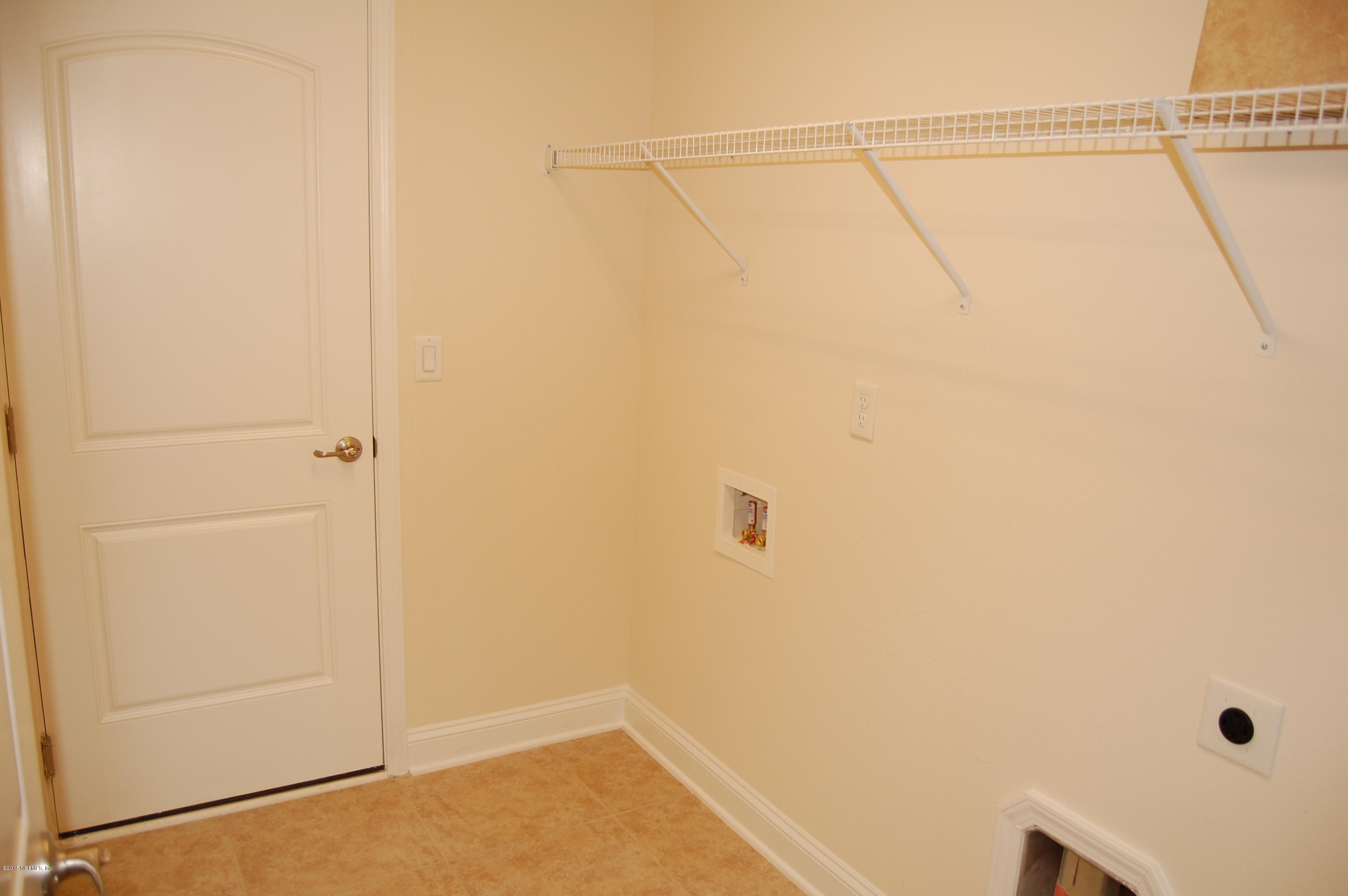 8000 Capeside Way Jacksonville, FL 32222 - Photo 17 of 32 a view of a small space