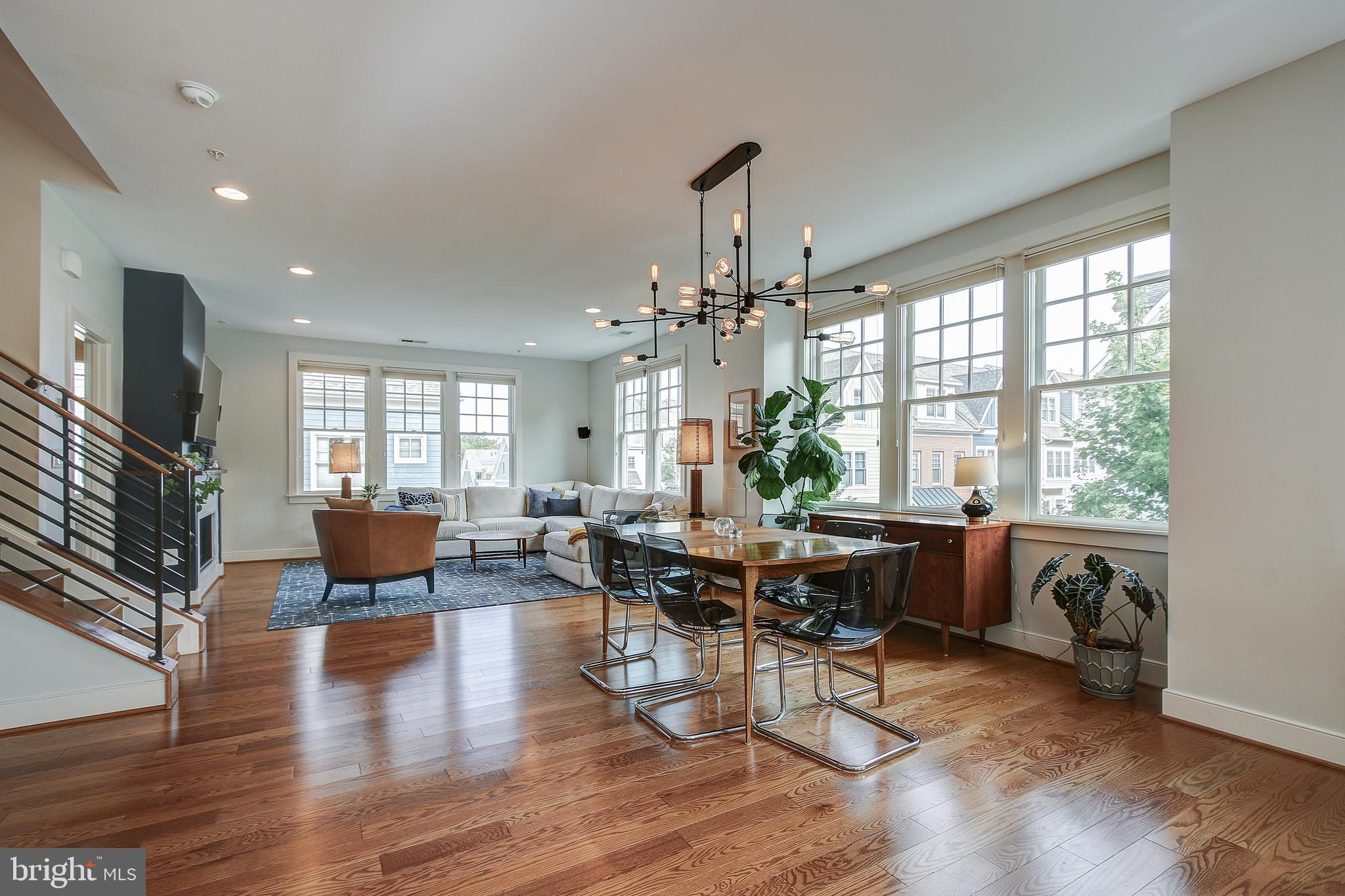 44 Ellsworth Heights Street Silver Spring, MD 20910 - Photo 12 of 42 Amazing light and high ceilings