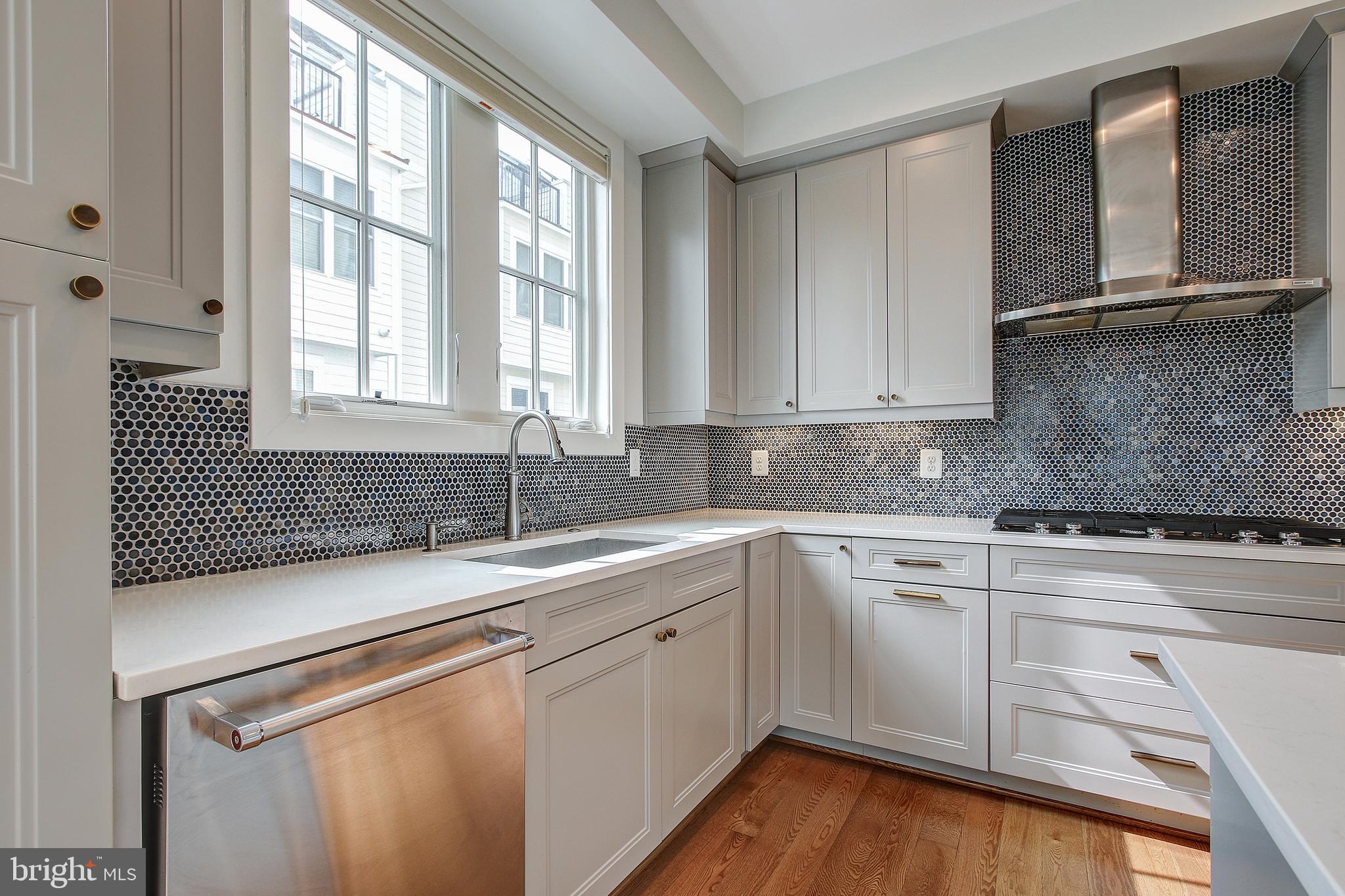 44 Ellsworth Heights Street Silver Spring, MD 20910 - Photo 17 of 42 Beautiful penny tiled backsplash