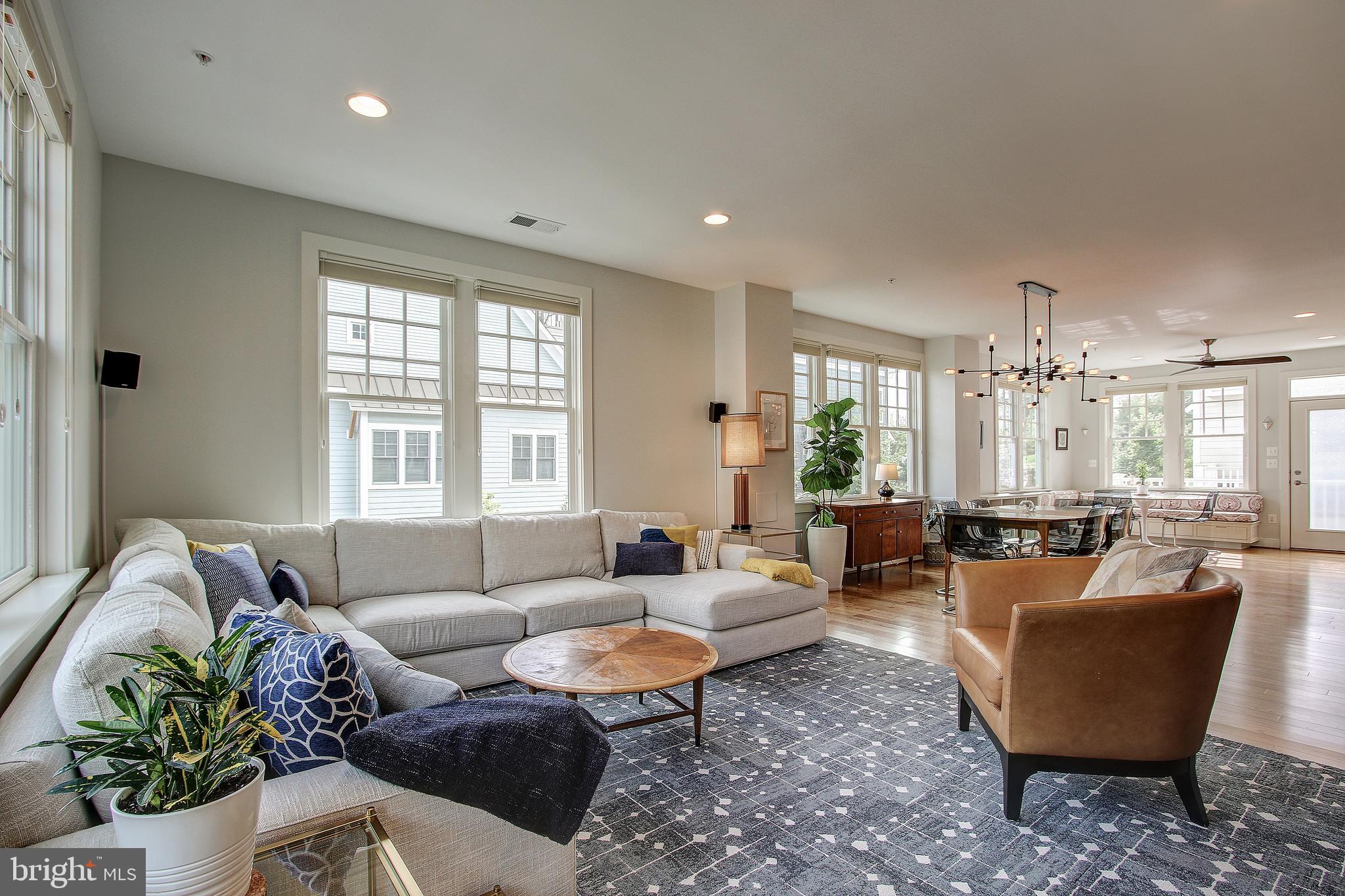 44 Ellsworth Heights Street Silver Spring, MD 20910 - Photo 24 of 42 Open to dining area