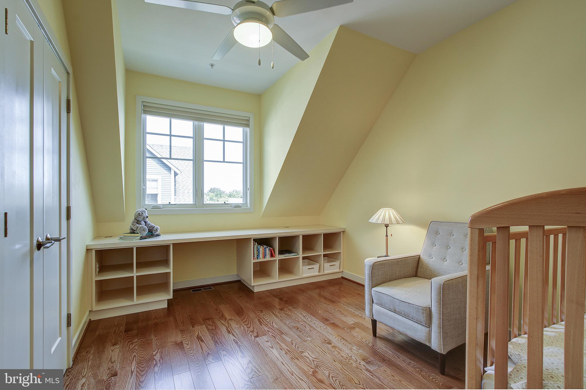 44 Ellsworth Heights Street Silver Spring, MD 20910 - Photo 36 of 42 Guest bedroom #2 with built in bookshelves & desk