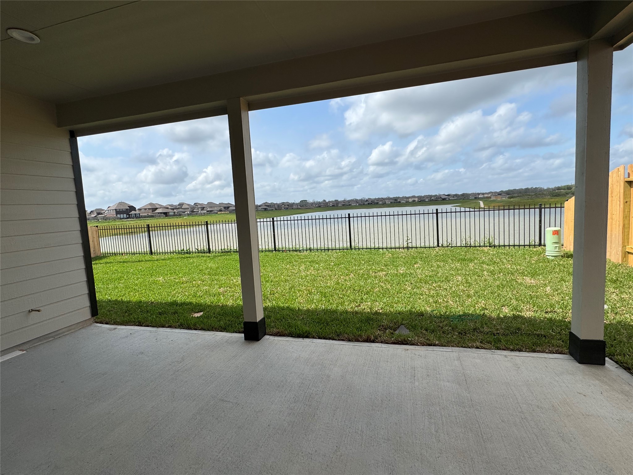 8738 Mallow Rose Way Rosharon, TX 77583 - Photo 8 of 16 a view of outdoor space with garden