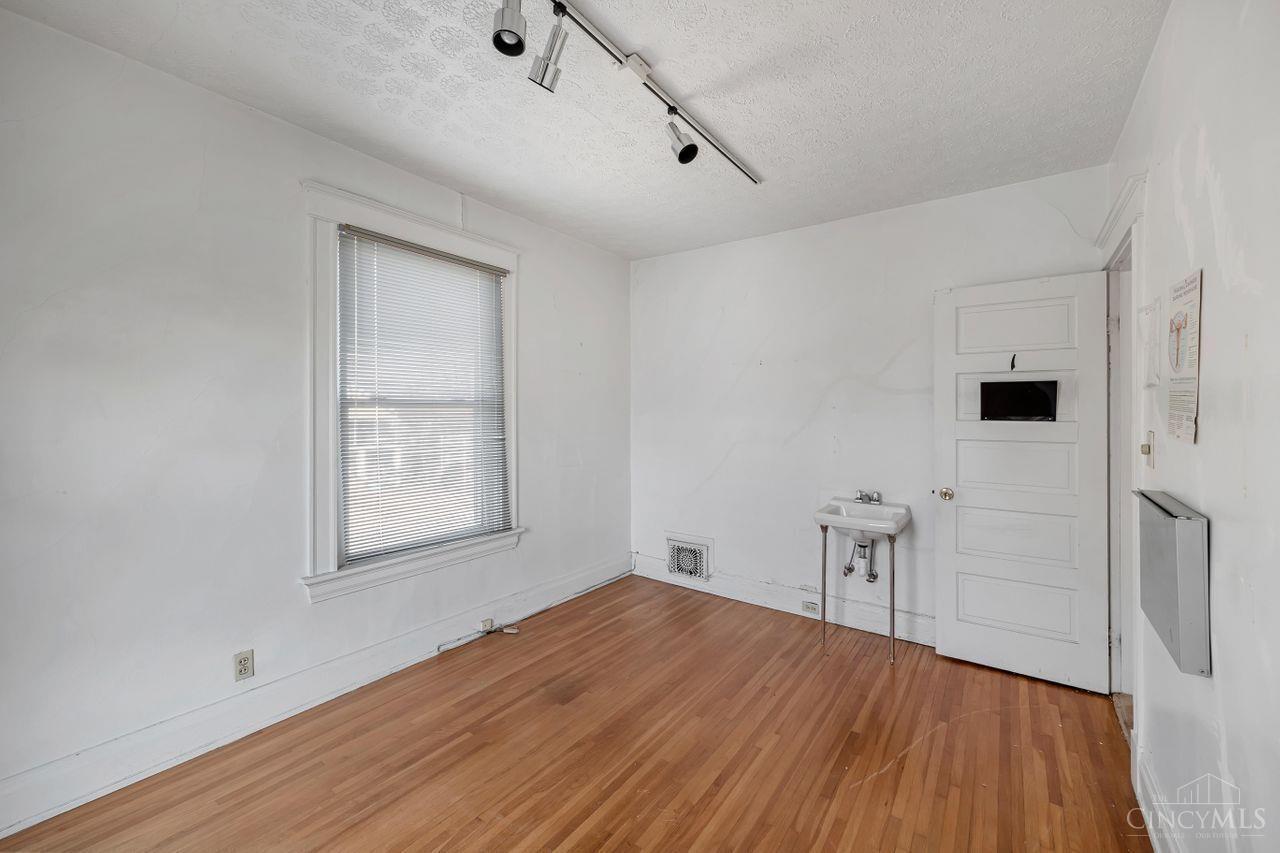 5552 Montgomery Road Cincinnati, OH 45212 - Photo 25 of 44 Gallery Image 25