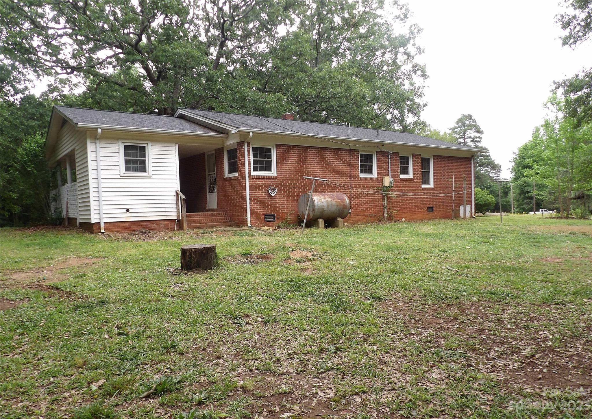 660 Faith Street Lancaster, SC 29720 - Photo 18 of 23 a backyard of a house